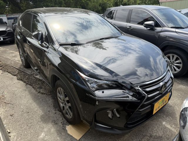 2016 LEXUS NX200T 2.0 黑  第7張相片