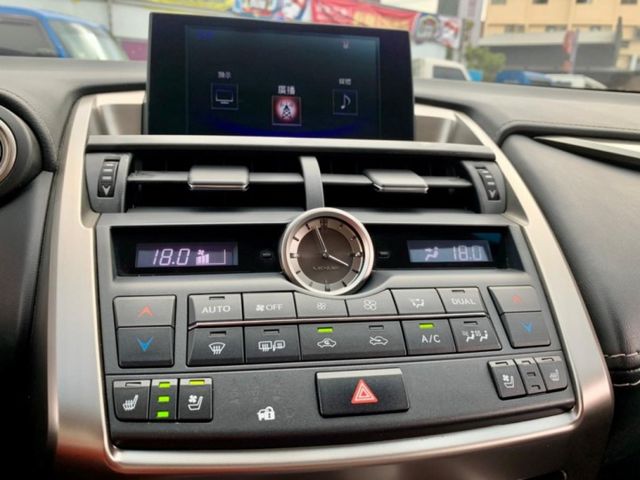 2016年 凌志 NX200T 淺棕 2.0 雙區恆溫/電動尾門/怠速熄火/I-KEY/摸門解鎖/倒車顯影/電動座椅*2  第8張相片