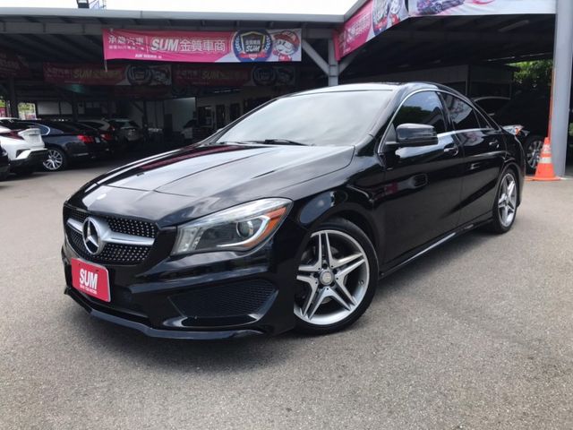 2014年式 CLA250  全景天窗 賽車椅  蝴蝶尾燈 液晶螢幕 抬頭顯示器 電子手剎 後座出風口 電動座椅  第2張相片