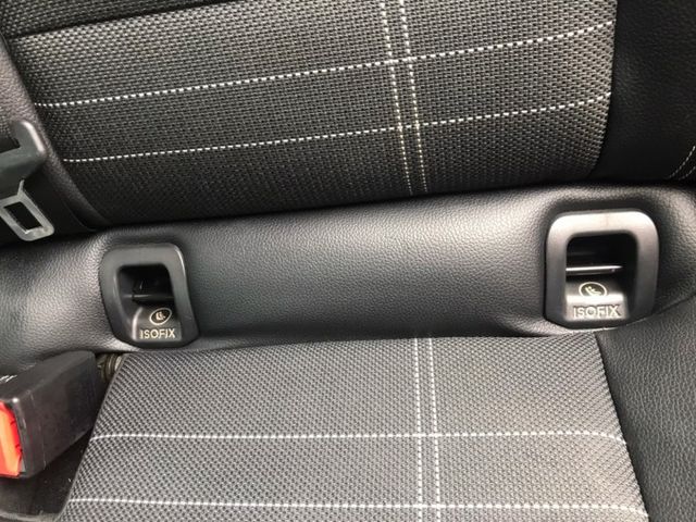 2014年 賓士 GLA200 黑 1.6 總代理~ 行車電腦/電動尾門/中控螢幕/方向盤快控鍵/電子手剎/車前雷達  第15張相片
