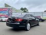 2015年 賓士 E250 黑 2.0 總代理~電動天窗/方向盤快控鍵/中控螢幕/電熱椅/衛星導航/胎壓監控/車前雷達  第3張縮圖