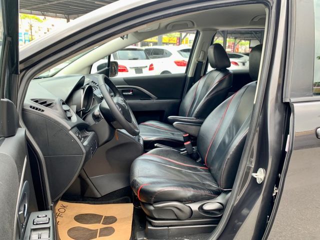 2014年 馬自達 MAZDA5 灰7人座2.0~第三排座椅/方向盤快控鍵/數位電視/抬頭顯示器/後座出風口/倒車顯影  第8張相片
