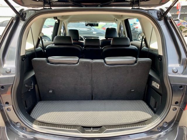 2014年 馬自達 MAZDA5 灰7人座2.0~第三排座椅/方向盤快控鍵/數位電視/抬頭顯示器/後座出風口/倒車顯影  第12張相片