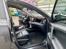 2016年 豐田 RAV4 灰 2.0 行李架/摸門解鎖/倒車顯影/感應式雨刷/行車紀錄器/I-KEY/抬頭顯示器  第17張縮圖