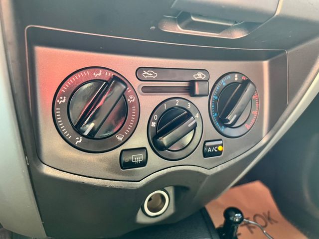2017年 日產 LIVINA 白 1.6 ~ 行李架/行車電腦/倒車雷達/胎壓監控/前,後霧燈/鋁圈  第9張相片