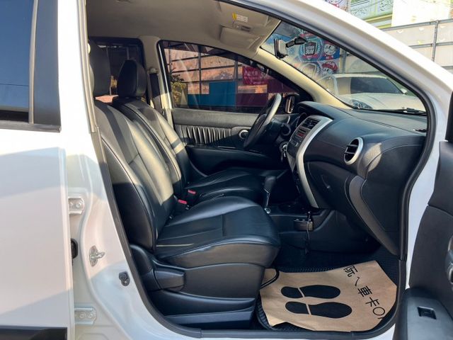 2017年 日產 LIVINA 白 1.6 ~ 行李架/行車電腦/倒車雷達/胎壓監控/前,後霧燈/鋁圈  第12張相片