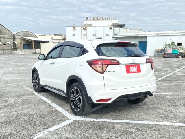 2018年 本田 HR-V S版 白 1.8 倒車顯影/I-KEY/衛星導航/換檔撥片/電子手剎/行車記錄器/液晶螢幕  第6張相片