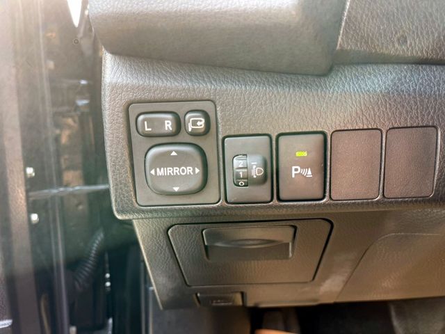 2014年 豐田 ALTIS 黑 1.8 數位電視/倒車顯影/電動後視鏡/胎壓監控/前,後霧燈/音響主機/液晶螢幕  第2張相片