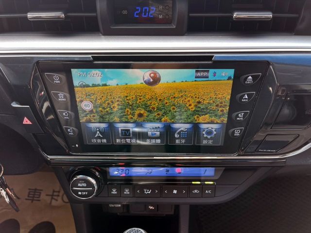 2014年 豐田 ALTIS 黑 1.8 數位電視/倒車顯影/電動後視鏡/胎壓監控/前,後霧燈/音響主機/液晶螢幕  第3張相片