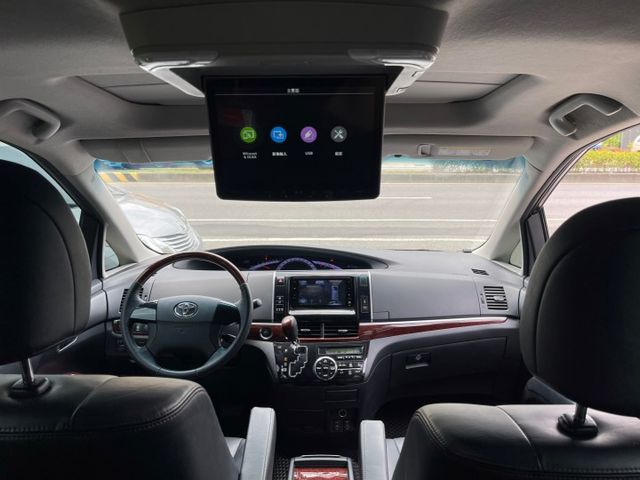 2017年豐田 PREVIA 白 2.4 全景天窗、第三排座椅、電尾門、電滑門、I-KEY、按鈕式發車、後座出風口  第11張相片