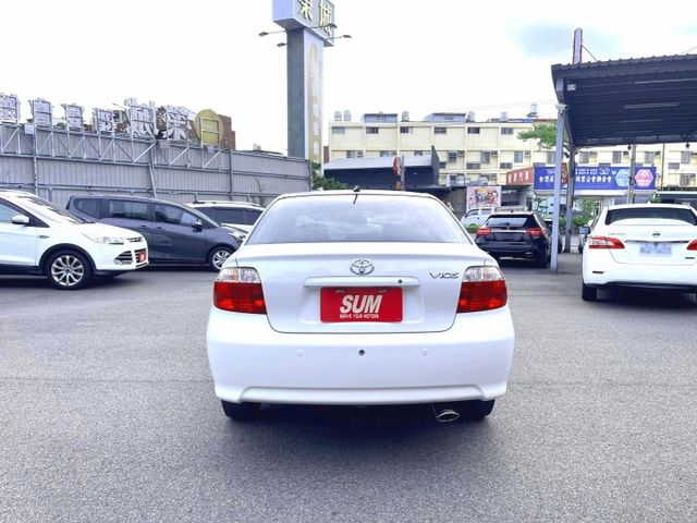 2013年 豐田 VIOS 白1.5 原版件 數位顯示儀錶/電動折疊後視鏡/行車紀錄器/衛星導航/倒車顯影/前,後霧燈  第16張相片
