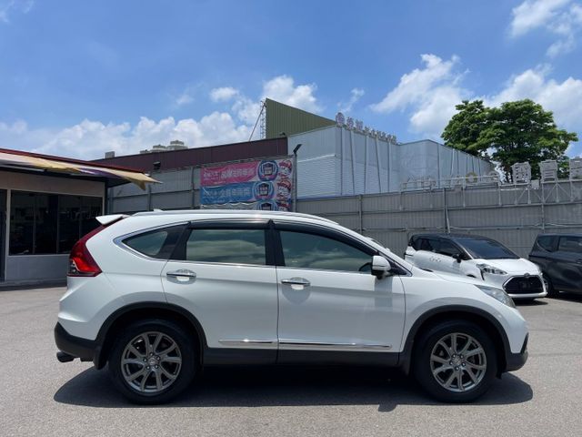 2015年 本田 CR-V VTI-S 白 2.4 行李架/電動天窗/車前雷達/換檔撥片/迎賓踏板燈/後座出風口  第2張相片