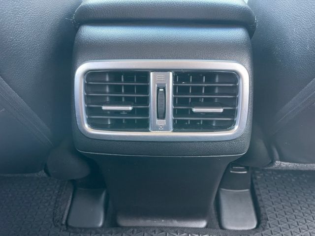 2015年 本田 CR-V VTI-S 白 2.4 行李架/電動天窗/車前雷達/換檔撥片/迎賓踏板燈/後座出風口  第15張相片