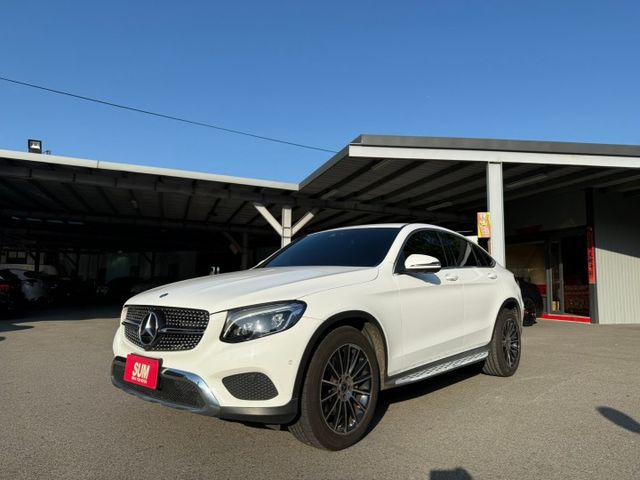 2019年 賓士 GLC250 COUPE 白 2.0 環景系統/電動尾門/4WD/行車記錄器/電動座椅/中控螢幕  第8張相片