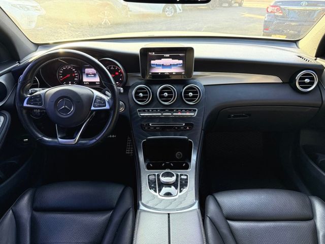 2019年 賓士 GLC250 COUPE 白 2.0 環景系統/電動尾門/4WD/行車記錄器/電動座椅/中控螢幕  第10張相片