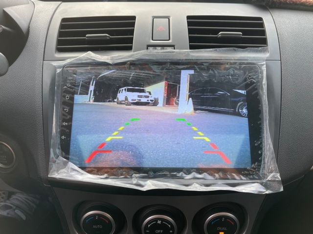 2010年 馬自達 MAZDA3 灰2.0電動天窗/抬頭顯示器/衛星導航/換檔撥片/方向盤快控鍵/I-KEY/按鈕式發車  第12張相片