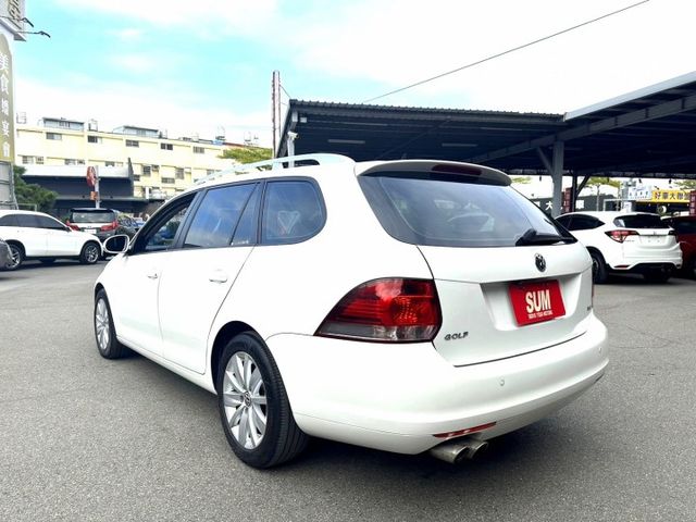 2011年 福斯 GOLF TSI 旅行式 白 1.4 倒車顯影/中控螢幕/後視鏡方向指示燈/倒車雷達/主動轉向頭燈  第15張相片