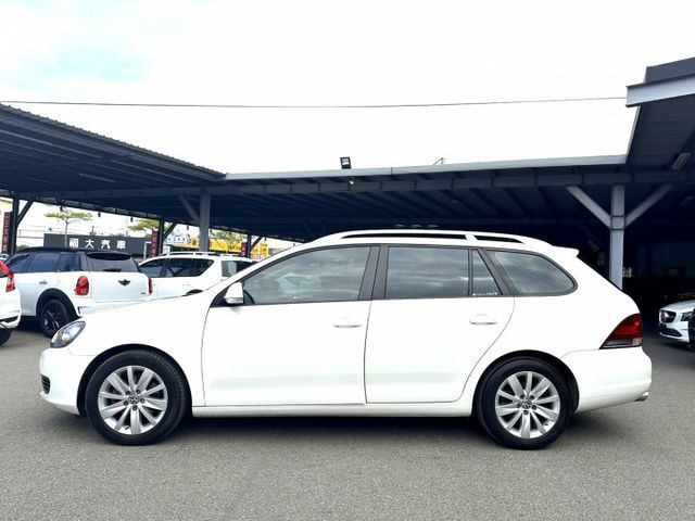 2011年 福斯 GOLF TSI 旅行式 白 1.4 倒車顯影/中控螢幕/後視鏡方向指示燈/倒車雷達/主動轉向頭燈  第16張相片