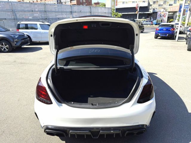 2016年 M-Ben 賓士 C43 AMG 3.0 白 4MATIC/空力套件/全景天窗/盲點偵測/柏林之音/中控螢幕  第8張相片