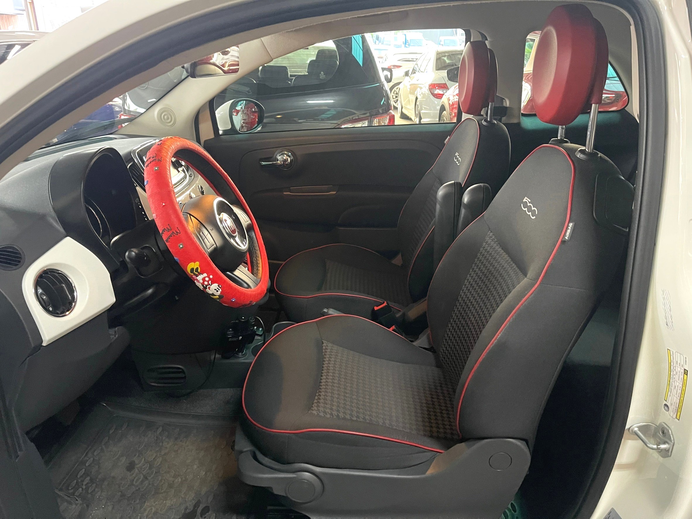 2017年飛雅特 500C 敞篷式 白黑 1.4 衛星導航、倒車雷達、駕駛模式切換、胎壓監控  第3張相片