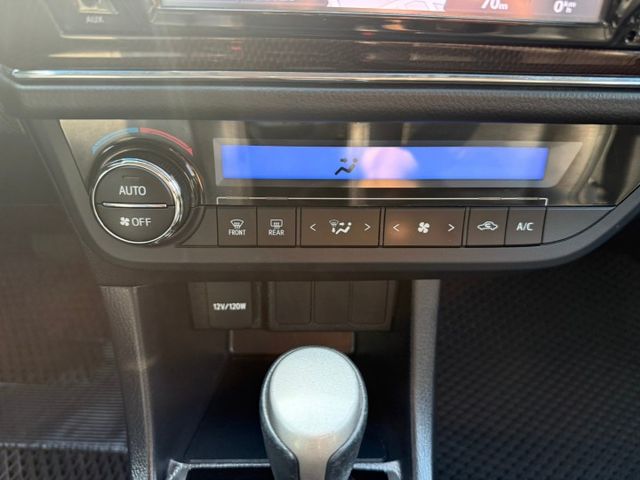 2015年 豐田 ALTIS 1.8白 Safety+方向盤快控鍵/恆溫空調/倒車顯影/按鈕式發車/I-KEY/摸門解鎖  第5張相片