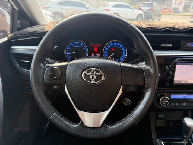 2015年 豐田 ALTIS 1.8白 Safety+方向盤快控鍵/恆溫空調/倒車顯影/按鈕式發車/I-KEY/摸門解鎖  第6張相片