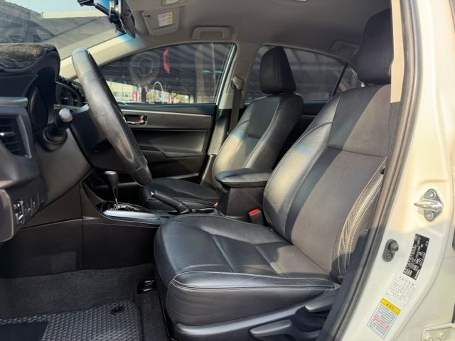 2015年 豐田 ALTIS 1.8白 Safety+方向盤快控鍵/恆溫空調/倒車顯影/按鈕式發車/I-KEY/摸門解鎖  第11張相片