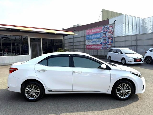 2015年 豐田 ALTIS 1.8白 Safety+方向盤快控鍵/恆溫空調/倒車顯影/按鈕式發車/I-KEY/摸門解鎖  第12張相片
