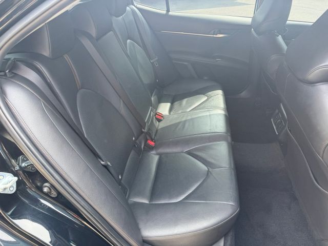 2019年 豐田 CAMRY 黑 2.5 大改款/LED頭燈/方向盤快控鍵/雙駕駛座電動椅/盲點偵測警示系統/I-KEY  第17張相片
