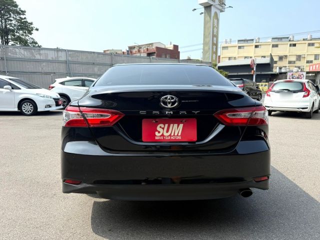 2019年 豐田 CAMRY 黑 2.5 大改款/LED頭燈/方向盤快控鍵/雙駕駛座電動椅/盲點偵測警示系統/I-KEY  第20張相片