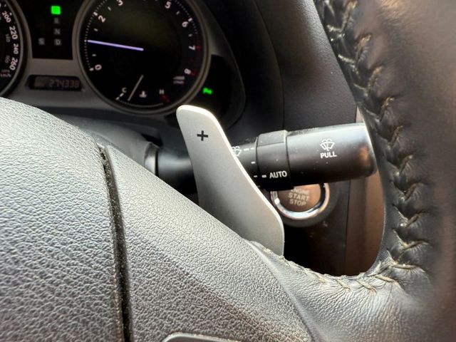 2006年 凌志 IS250白2.5 升級新款空力套件/電動天窗/電動座椅/I-KEY/倒車雷達/方向盤快控揵/胎壓監控  第8張相片