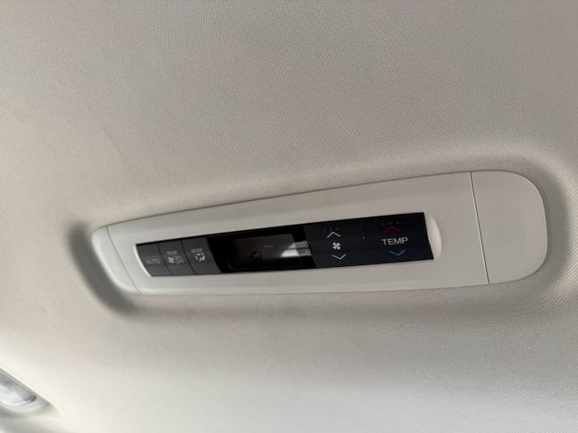 2015年 Honda Odyssey 白 2.4 Apex 電動天窗/環景影像/方向盤快控鍵/雙電動滑門/i-key  第9張相片