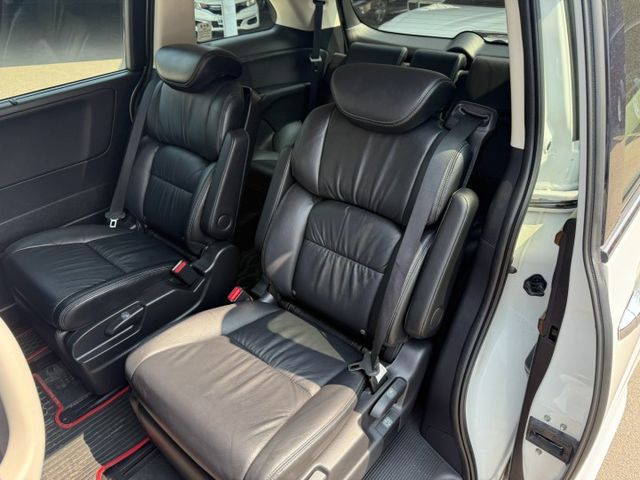 2015年 Honda Odyssey 白 2.4 Apex 電動天窗/環景影像/方向盤快控鍵/雙電動滑門/i-key  第15張相片