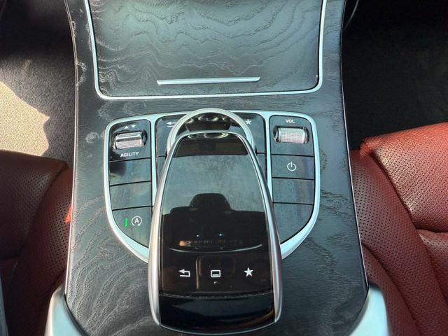 2015年 賓士 C300 AMG 2.0 全景天窗/keyless-go/柏林之音/盲點偵測/方向盤快控鍵/黑岑木飾板  第6張相片