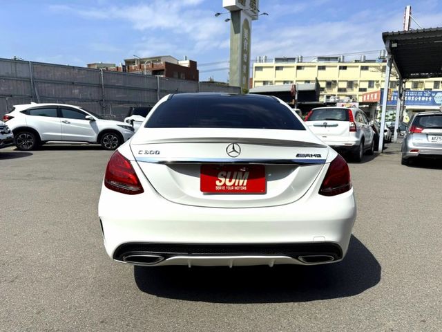 2015年 賓士 C300 AMG 2.0 全景天窗/keyless-go/柏林之音/盲點偵測/方向盤快控鍵/黑岑木飾板  第18張相片