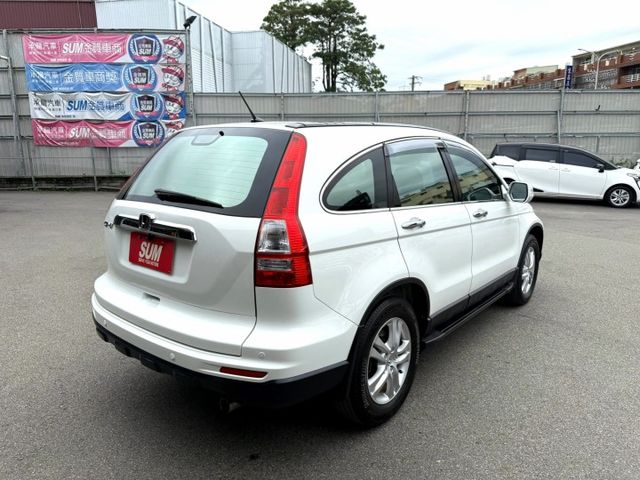 2010年 本田 CR-V 白 2.4 中控螢幕/方向盤快控鍵/衛星導航/前後霧燈/倒車雷達/電動後視鏡/感應式雨刷  第9張相片