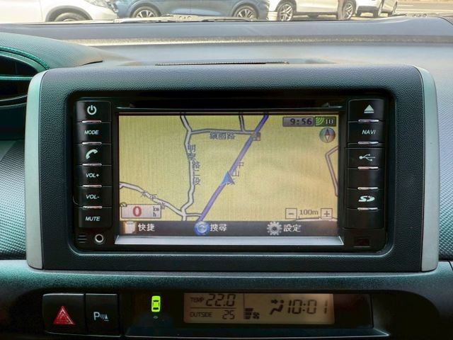 2009年 豐田 WISH 銀 2.0 第三排座椅/倒車雷達/中控螢幕/抬頭顯示器/衛星導航/數位電視/電動後視鏡  第4張相片