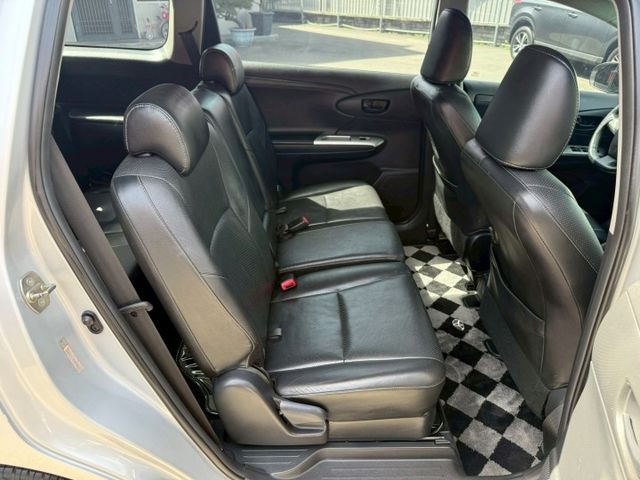 2009年 豐田 WISH 銀 2.0 第三排座椅/倒車雷達/中控螢幕/抬頭顯示器/衛星導航/數位電視/電動後視鏡  第13張相片