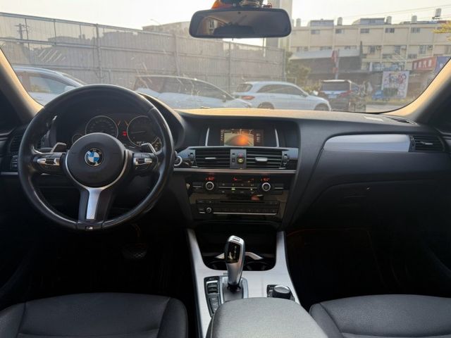 2017年式 BMW X4 20i xDrive 總代理~盲點偵測/車道偏移/I-KEY/摸門解鎖/環景系統/電動尾門  第8張相片