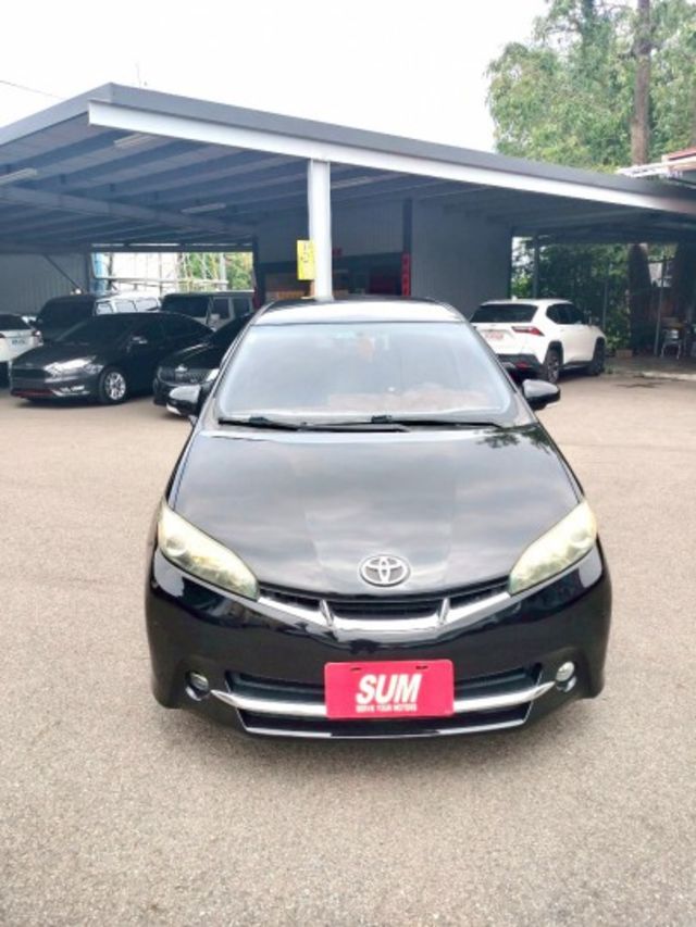 2010年 豐田 WISH 黑 2.0 免鑰匙啟動車門鎖/I-KEY/駕駛座電動調整/前霧燈/中控螢幕/衛星導航  第11張相片