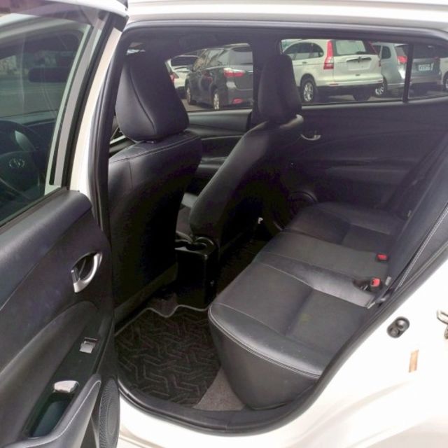 2018年 豐田 YARIS 白 1.5 液晶螢幕/衛星導航/I-KEY/按鈕式發車/方向盤快控鍵/胎壓監控/倒車顯影  第13張相片