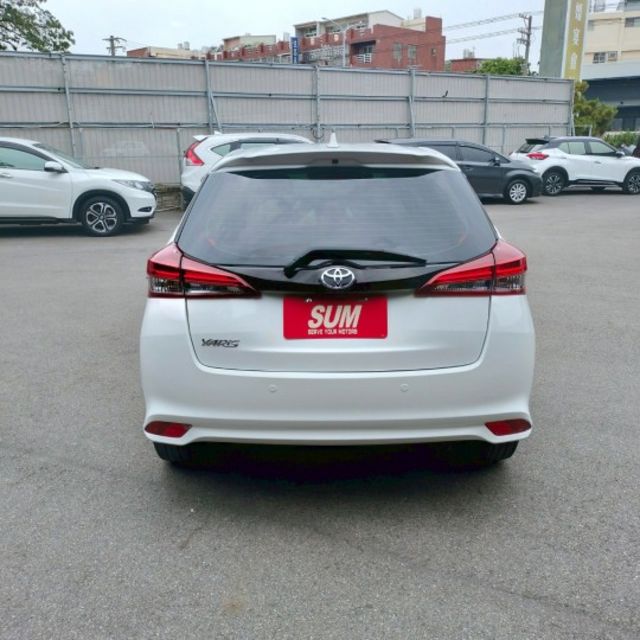 2018年 豐田 YARIS 白 1.5 液晶螢幕/衛星導航/I-KEY/按鈕式發車/方向盤快控鍵/胎壓監控/倒車顯影  第16張相片