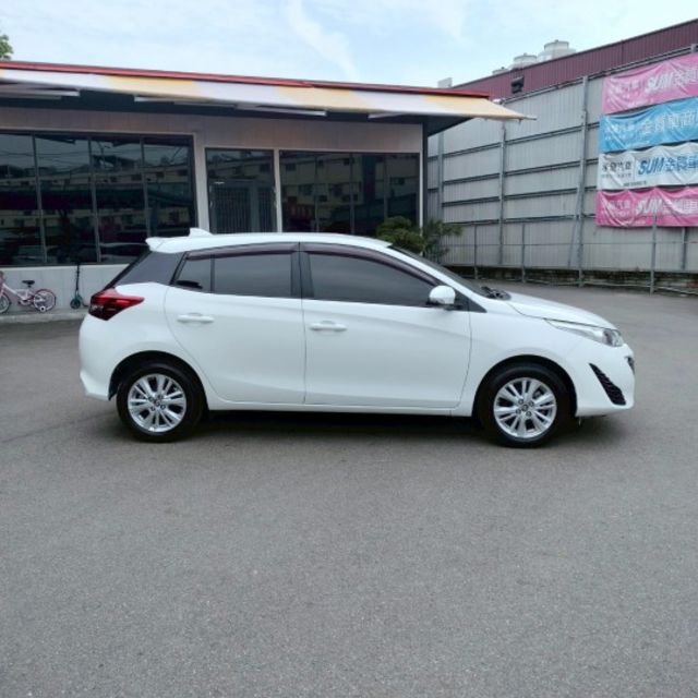 2018年 豐田 YARIS 白 1.5 液晶螢幕/衛星導航/I-KEY/按鈕式發車/方向盤快控鍵/胎壓監控/倒車顯影  第17張相片