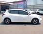 2018年 日產 TIIDA 白 1.6 旗艦版 方向盤快控鍵/LED尾燈/中控螢幕/衛星導航/免鑰匙啟動車門鎖  第16張縮圖