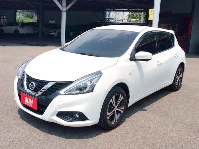 2018年 日產 TIIDA 白 1.6 旗艦版 方向盤快控鍵/LED尾燈/中控螢幕/衛星導航/免鑰匙啟動車門鎖  第18張相片