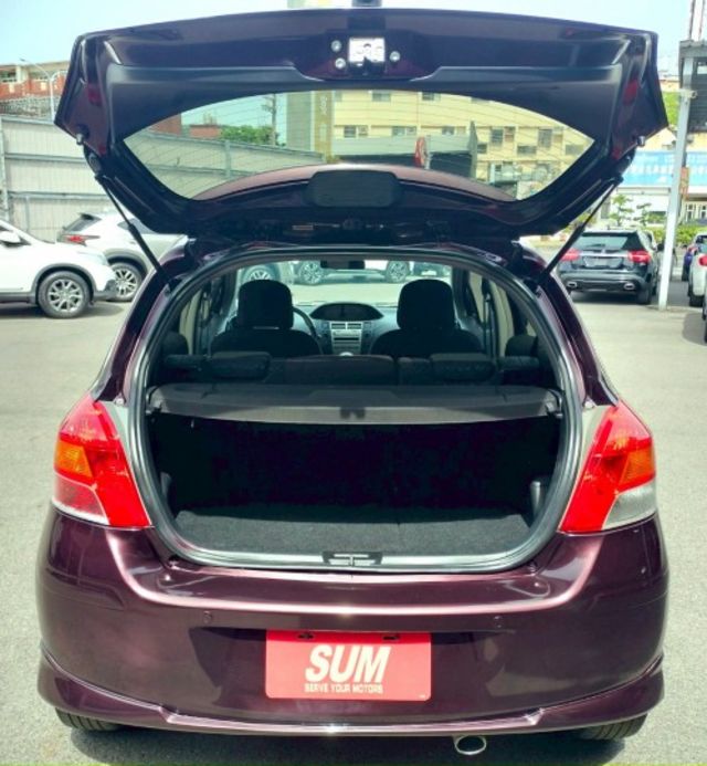 2010年 豐田 YARIS 紫 1.5 後霧燈/方向盤快控鍵/倒車雷達/電動後視鏡/後視鏡指示燈/頭燈水平調整  第14張相片