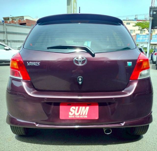 2010年 豐田 YARIS 紫 1.5 後霧燈/方向盤快控鍵/倒車雷達/電動後視鏡/後視鏡指示燈/頭燈水平調整  第15張相片