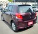 2010年 豐田 YARIS 紫 1.5 後霧燈/方向盤快控鍵/倒車雷達/電動後視鏡/後視鏡指示燈/頭燈水平調整  第19張縮圖