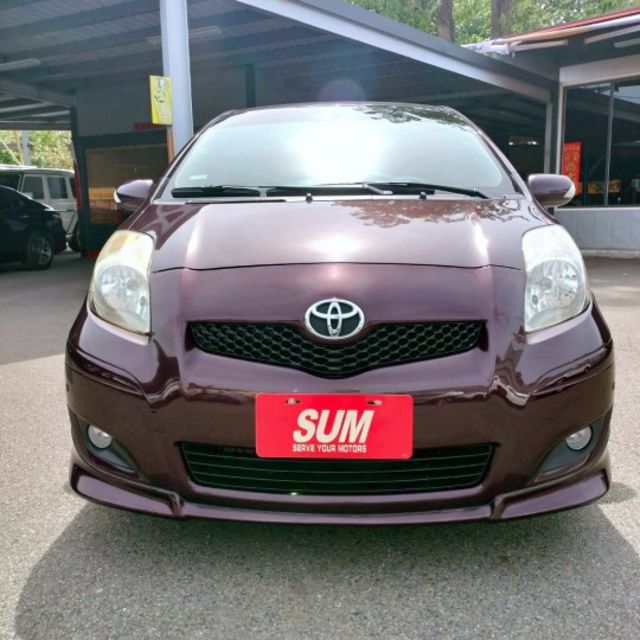 2010年 豐田 YARIS 紫 1.5 後霧燈/方向盤快控鍵/倒車雷達/電動後視鏡/後視鏡指示燈/頭燈水平調整  第20張相片