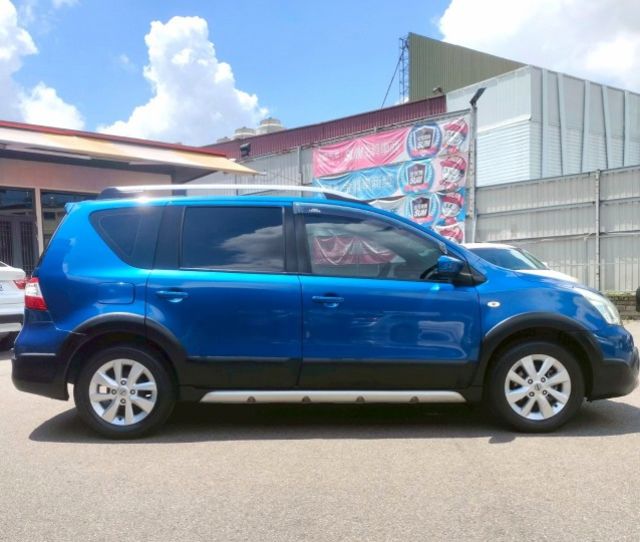 2014年 日產 LIVINA 藍 1.6~液晶螢幕/倒車雷達/後座分離傾倒/衛星導航/行李架  第17張相片